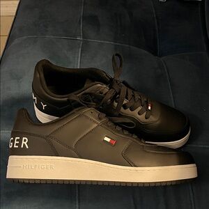 Tommy Hilfiger men's retro basket sneakers